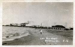 The 1919 bath house on what became Walnut Beach, on a postcard mailed in 1921, with the Ashtabula Li courtesy of Ashtabula Archive&nearr; (Public domain&nearr;)
