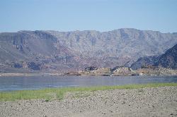 Boulder Basin shoreline at the Boulder Beach area in October 2008. courtesy of Chris English&nearr; (CC BY-SA 3.0&nearr;)