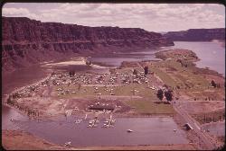 Crescent Bar Island and the channel along the mainland shore in 1973, decades before the park was re courtesy of David Falconer&nearr; (Public domain&nearr;)