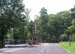 The gatehouse inside the park entrance, where day use fees are paid. courtesy of Idawriter&nearr; (CC BY-SA 3.0&nearr;)